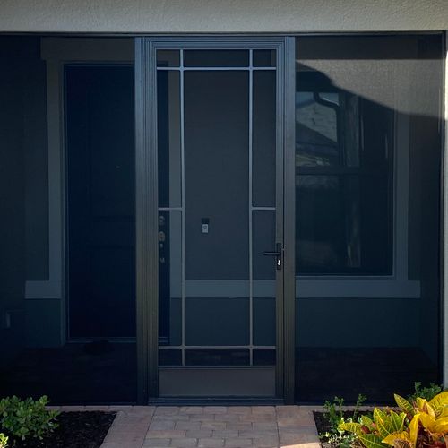 Aluminum screened-in front entry